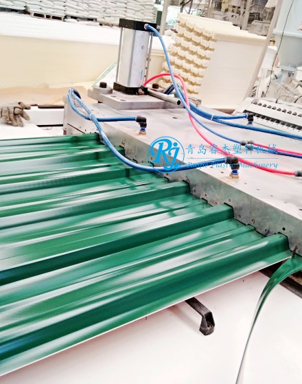 T型瓦生產(chǎn)線(xiàn)